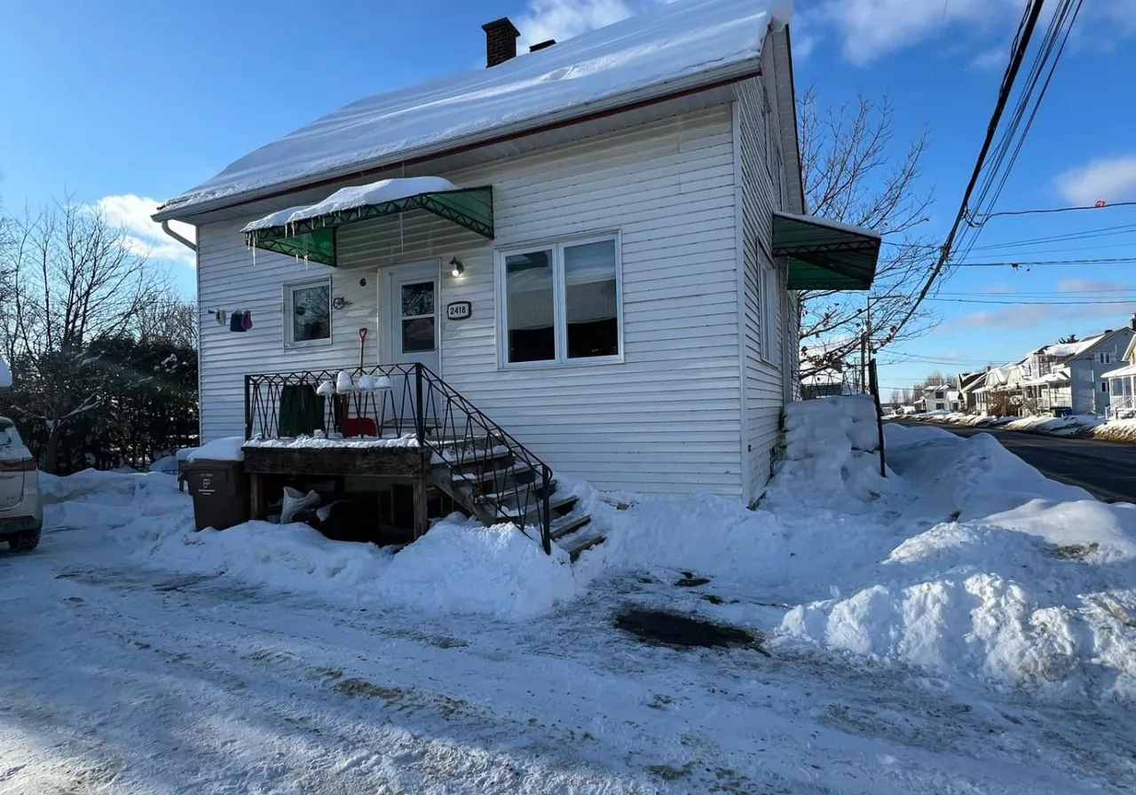 Maison à vendre - 2418 Rue St-Georges, Amqui, G0S 2A0