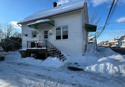 Maison à étages à vendre - 2418 Rue St-Georges, Amqui, G0S2A0