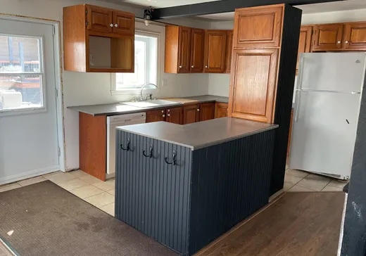 Maison à vendre - 2418 Rue St-Georges, Amqui, G0S 2A0