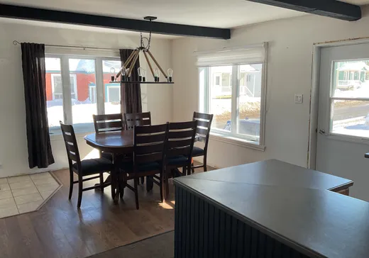 Maison à vendre - 2418 Rue St-Georges, Amqui, G0S 2A0