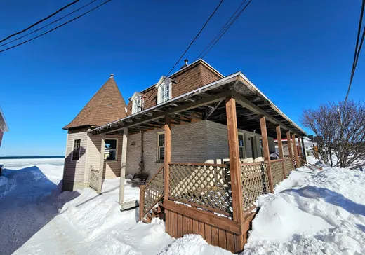 Maison à vendre - 124 Av. Ulric-Tessier, Matane, G0J 3H0