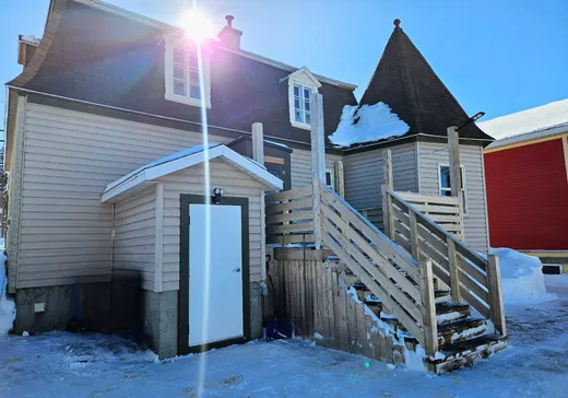 Maison à vendre - 124 Av. Ulric-Tessier, Matane, G0J 3H0