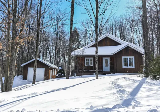 Chalet à vendre - 299 Rue Stéphanie, Sainte-Sophie, J5J2K6