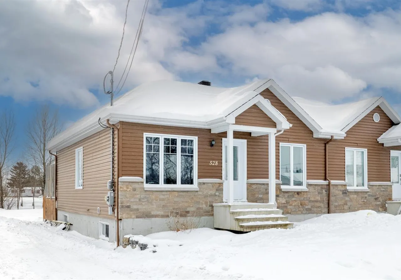 Cottage for sale - 528 Rue St-Gilbert, Saint-Marc-des-Carrières, G0A 4B0