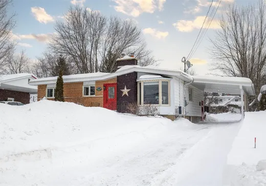 Bungalow à vendre - 1139 Rue Champlain, Valcourt, J0E2L0
