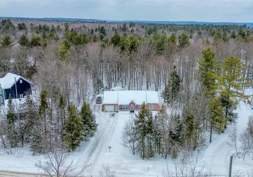 Bungalow à vendre - 123 Rue Jacques, Saint-Colomban, J5K1G2