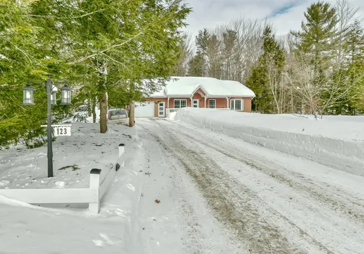 Chalet à vendre - 123 Rue Jacques, Saint-Colomban, J5K 1G2