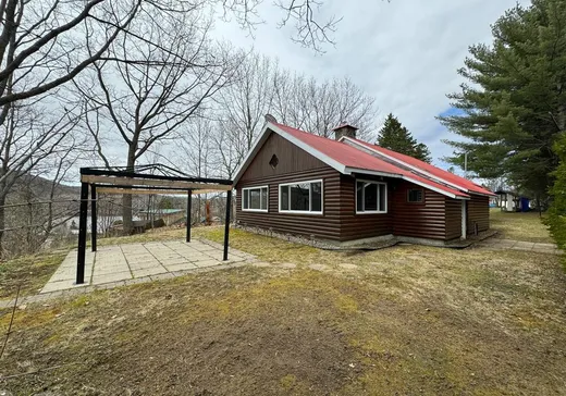 Chalet à vendre - 421 5e Avenue, Grandes-Piles, G0X1H0