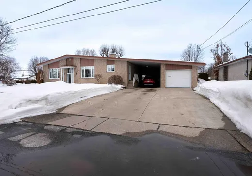 Bungalow à vendre - 1326 2e Avenue, Acton Vale, J0H1A0