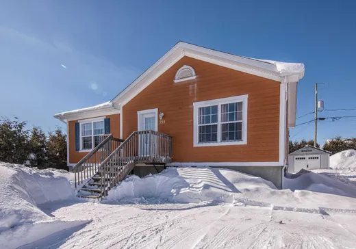 Two or more stories for sale - 711 Av. Chartier, Amos, J0Y1Z0