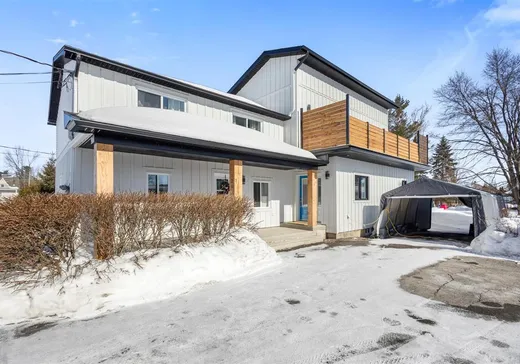 Maison à étages à vendre - 120 27e Avenue, Saint-Zotique, J0P1Z0