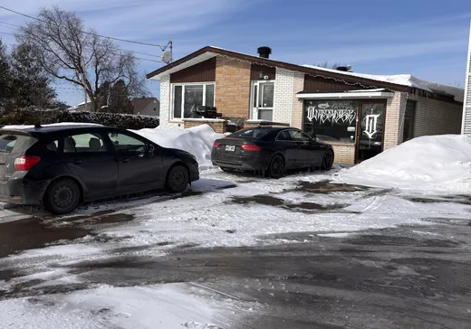 Two or more stories for sale - 414 Rue Principale, Grenville, J0V1J0