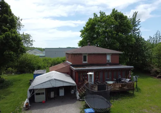 Two or more stories for sale - 108Z Route 139, Granby, J0E2A0