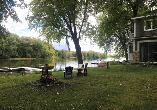 Two or more stories for sale - 460 Tsse Robillard, Lachute, J0V1X0