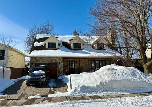 Maison à étages à vendre - 870 Rue Drouin, Laval (Sainte-Dorothee), H7X2X4