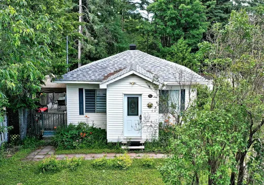Maison à étages à vendre - 130 Rue de la Croix, Saint-Calixte, J0K1Z0