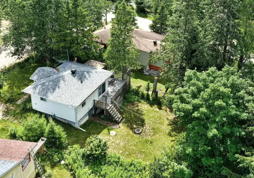 Maison à vendre - 130 Rue de la Croix, Saint-Calixte, J0K 1Z0
