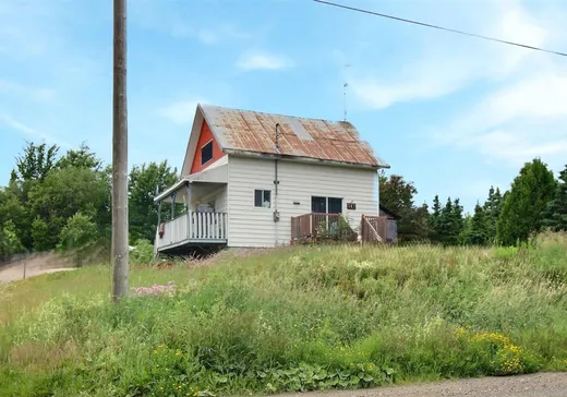 Maison à vendre - 245 Route des Érables, Témiscouata-sur-le-Lac, G0L 1E0