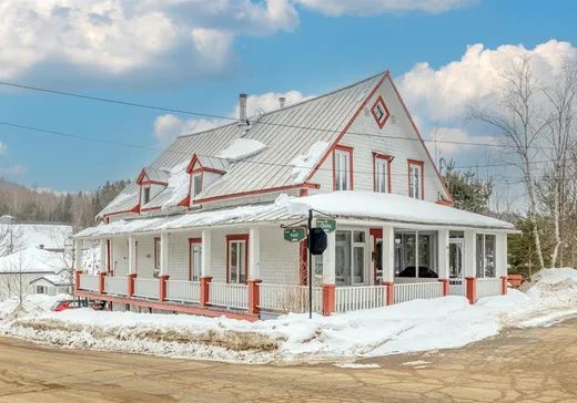 Two or more stories for sale - 253 Av. des Chutes, Notre-Dame-de-Montauban, G0X1W0