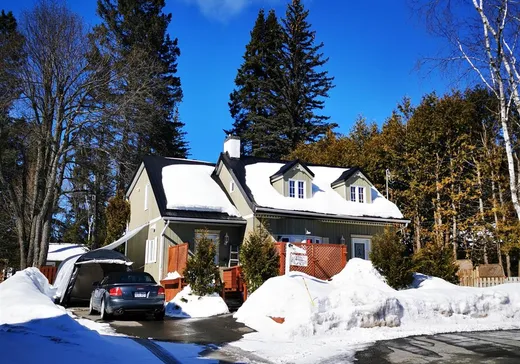 Two or more stories for sale - 104 Av. Desjardins, Saint-Sauveur, J0R1R0