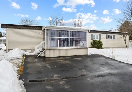 Maison à étages à vendre - 11 Rue Viau, Saint-Jean-sur-Richelieu, J2W1N5