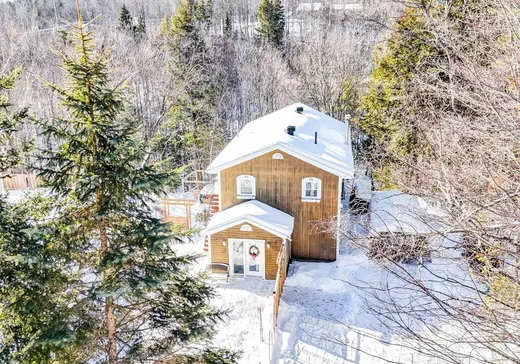 Two or more stories for sale - 116 104e Avenue, St-Hippolyte, J8A2C3