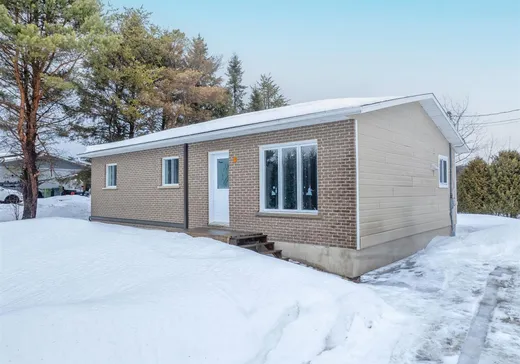 Bungalow for sale - 2636 Ch. du Lac-de-la-Dame, Mont-Laurier, J9L0Z9