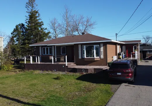 Maison à étages à vendre - 224 Av. Cartier, Sept-Îles, G4R2T2
