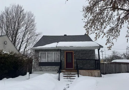 Chalet à vendre - 70 Rue Durocher, Hull, J8Y2S1