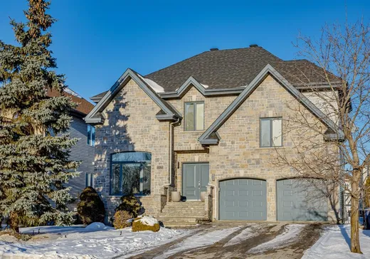 Maison à vendre - 3361 Boul. Pie-IX, Laval (Duvernay), H7C 2S5