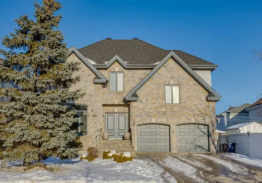 Maison à vendre - 3361 Boul. Pie-IX, Laval (Duvernay), H7C 2S5