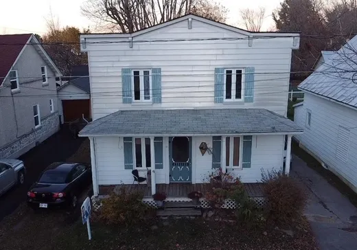 Maison à étages à vendre - 15 Rue Laroche, Lanoraie, J0K1E0
