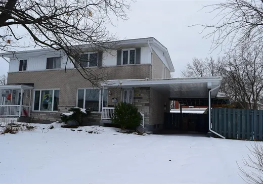 Maison à étages à vendre - 26 Place Le Royer, Laval (Vimont), H7M1Z4