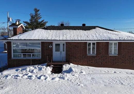 Maison à étages à vendre - 6 Rue Arsenault, Sept-Îles, G4R1T3
