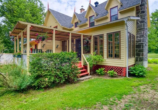 Maison à vendre - 1196 Rue de la Pisciculture, Mont-Blanc, J0T 2G0