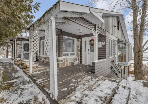 Chalet à vendre - 645 Rue Principale, Petite-Riviere-St-François, G0A2L0