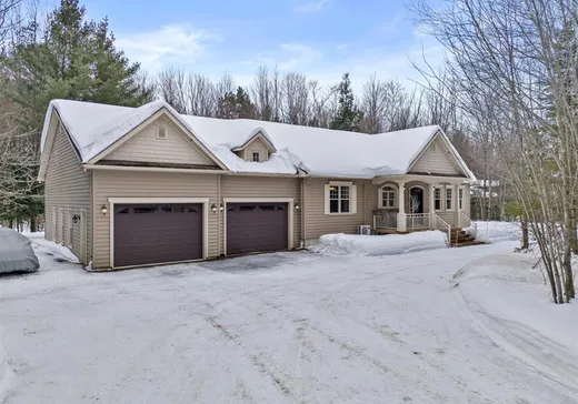 Bungalow à vendre - 7745 Boul. Allard, Drummondville, J2A2S7