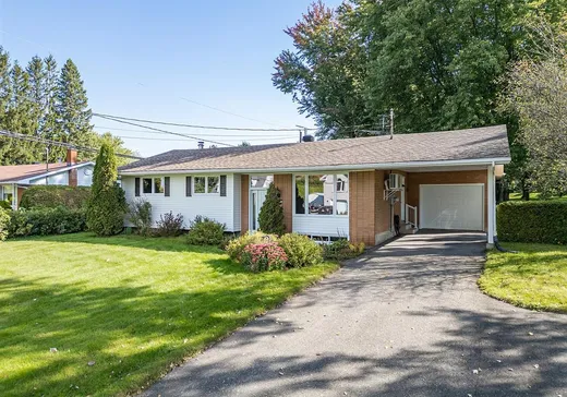 Bungalow for sale - 999 Av. des Cascades, Valcourt, J0E2L0