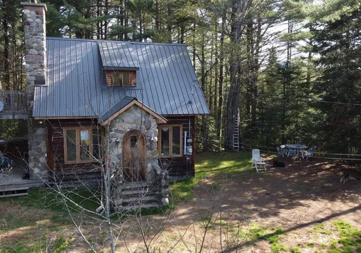 Un étage et demi à vendre - 334 Ch. Bellevue, Bolton-Est, J0E1G0