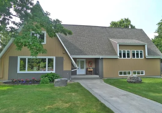 Maison à étages à vendre - 8 Rue des Chênes, Victoriaville, G6P2G1