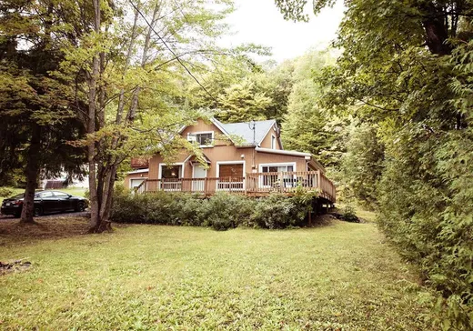 Maison à étages à vendre - 704 Ch. du Lac-de-l'Achigan, St-Hippolyte, J8A2S9