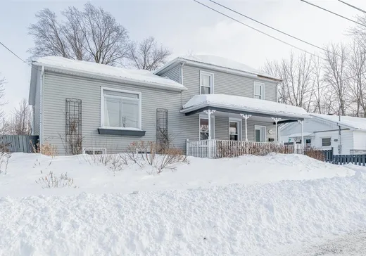 Maison à étages à vendre - 860 Rue Bellerive, Saint-Jean-sur-Richelieu, J2X2X2