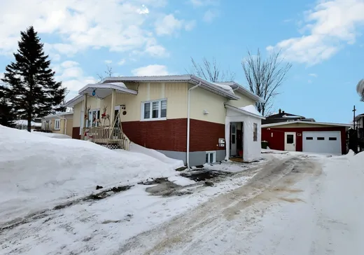 Maison à étages à vendre - 430 Rue Melançon O., Alma, G8B4G4