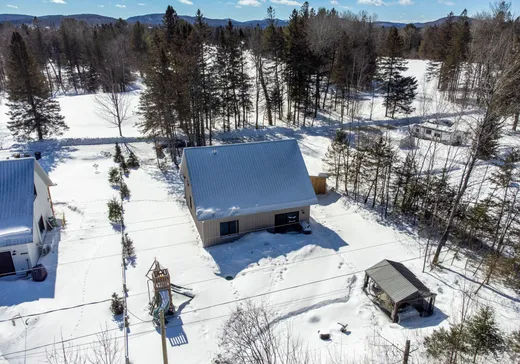 House for sale - 6 Ch. du Golf, Notre-Dame-de-la-Merci, J0T 1A0