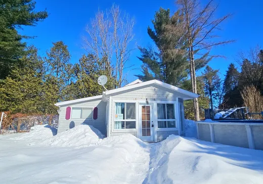 Two or more stories for sale - 877 Ch. du Tournant, Mont-Laurier, J6L0E6