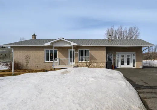 Bungalow à vendre - 871 Route 255, Saint-Félix-de-Kingsey, J0B2T0