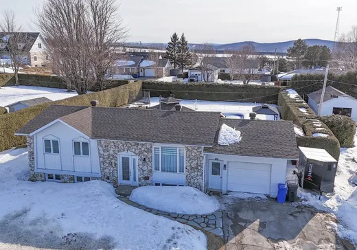 Two or more stories for sale - 242 2e Avenue, Lambton, G0M1H0