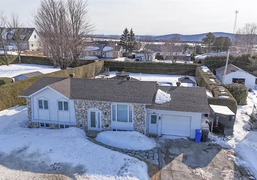Bungalow for sale - 242 2e Avenue, Lambton, G0M1H0