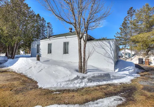 Maison à vendre - 39 Rue de la Plage, Mont-Blanc, J0T 2G0