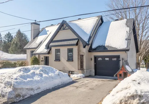 Bungalow à vendre - 951 Rue Principale, Prévost, J0R1T0